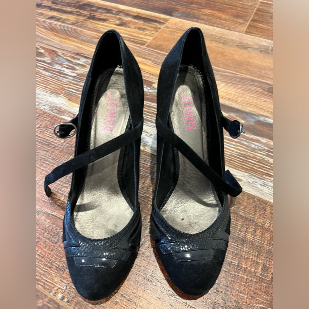 JONES Womens black shoes in US 7.5 (European 38)